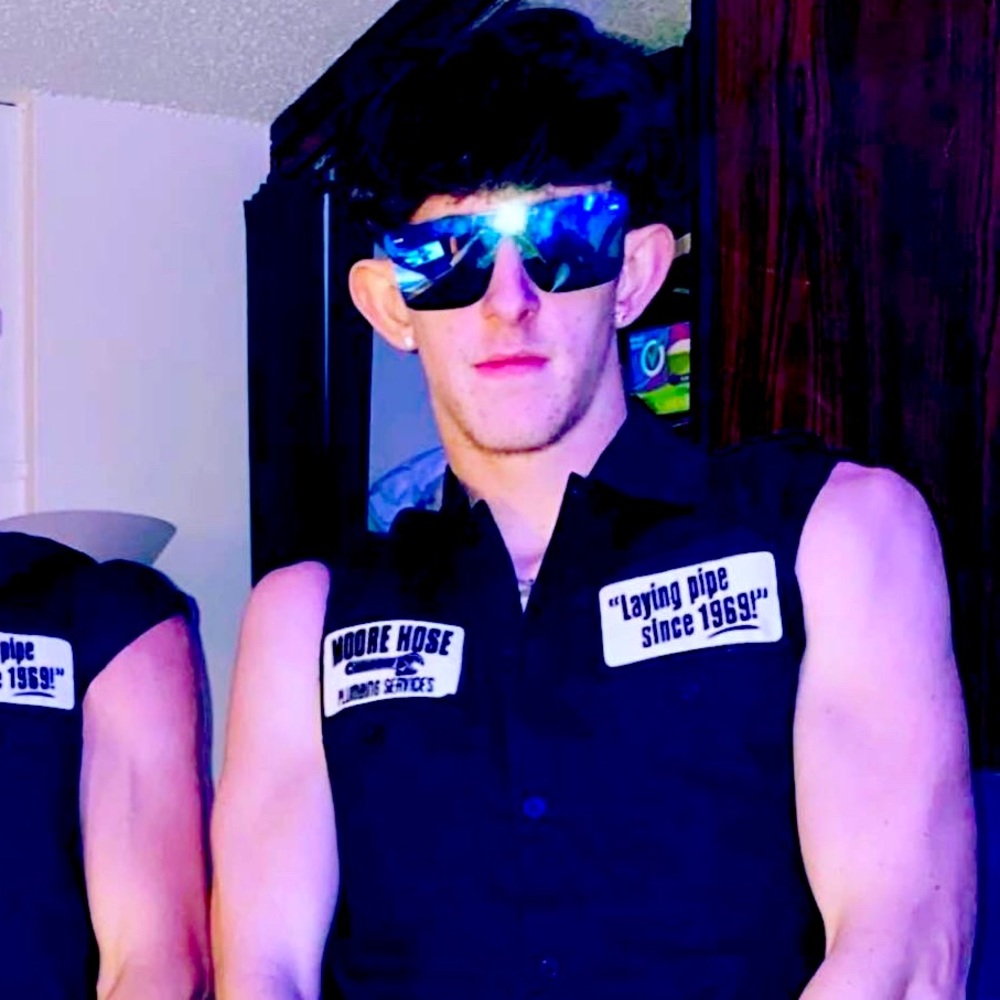 Meet your Posher, Adam